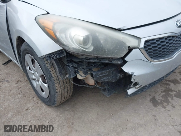 2015 Kia Forte LX with VIN KNAFK4A69F5388109, listed as a IAAI auction lot 41613274 with 97,214 mi miles. Bid and sale history available at carsss.com. Image 6.