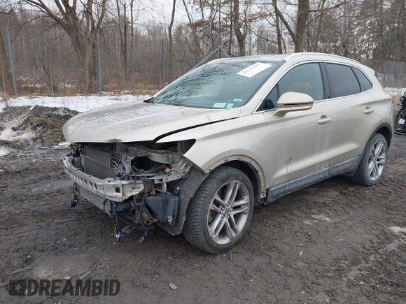 2017 Lincoln MKC Reserve with VIN 5LMCJ3D93HUL54581, listed as a IAAI auction lot 41711244 with 63,806 mi miles. Bid and sale history available at carsss.com. Image 17.