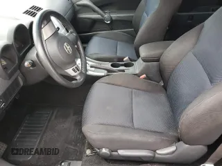 2007 Scion tC Spec z VIN JTKDE167670203703, wystawiony jako Copart lot #56007245 z przebiegiem Nie podano mil oraz Szkoda całkowita • Salvage title. Historia ofert i sprzedaży dostępna na DreamBid. Obrazek 7.