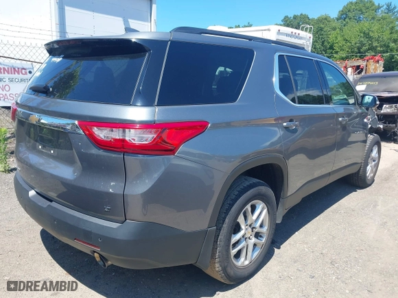 2019 Chevrolet Traverse LT Cloth with VIN 1GNEVGKW5KJ154242, listed as a IAAI auction lot 39713013 with 60,444 mi miles. Bid and sale history available at carsss.com. Image 4.