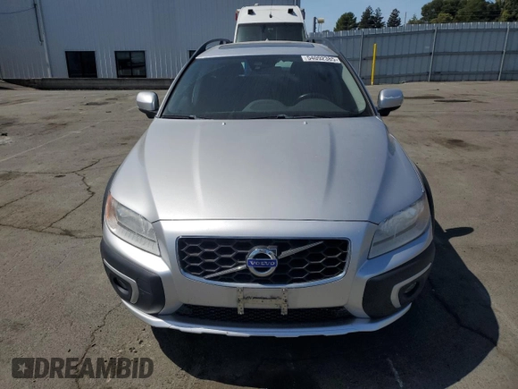 2015 Volvo XC70 T5 Drive-E Premier with VIN YV440MBK0F1219807, listed as a Copart auction lot 54092385 with 150,397 mi miles and Clean Title. Bid and sale history available at DreamBid. Image 5.