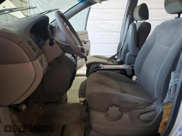 2004 Toyota Sienna CE with VIN 5TDZA23C34S083187, listed as a Copart auction lot 49547755 with 291,236 mi miles and Salvage Title. Bid and sale history available at DreamBid. Image 7.