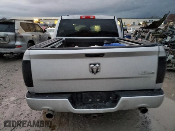 2016 Ram 1500 Tradesman z VIN 1C6RR7KTXGS214027, wystawiony jako Copart lot #83206124 z przebiegiem 137 324 mil mil oraz Szkoda całkowita • Salvage title. Historia ofert i sprzedaży dostępna na DreamBid. Obrazek 6.