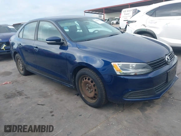 2014 Volkswagen Jetta SE z VIN 3VWD17AJ5EM369548, wystawiony jako IAAI lot #42588501 z przebiegiem 115 062 mil mil oraz . Historia ofert i sprzedaży dostępna na DreamBid. Obrazek 1.