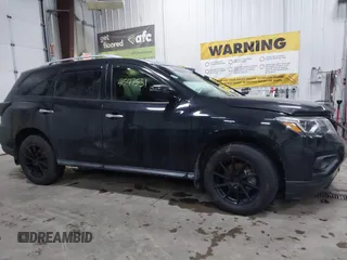 2017 Nissan Pathfinder SV with VIN 5N1DR2MM3HC622517, listed as a IAAI auction lot 41547531 with 115,526 mi miles. Bid and sale history available at carsss.com. Image 13.