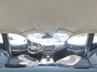 2015 Jeep Cherokee Sport с VIN 1C4PJLAB5FW695241, выставлен на аукционе Copart как лот 60779715 с пробегом 87 272 миль миль и Списание • Salvage title. История ставок и продаж доступна на DreamBid. Изображение 16.