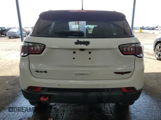 2024 Jeep Compass Trailhawk z VIN 3C4NJDDN1RT144852, wystawiony jako Copart lot #59986935 z przebiegiem 33 629 mil mil oraz Czysty tytuł • Clean title. Historia ofert i sprzedaży dostępna na DreamBid. Obrazek 6.
