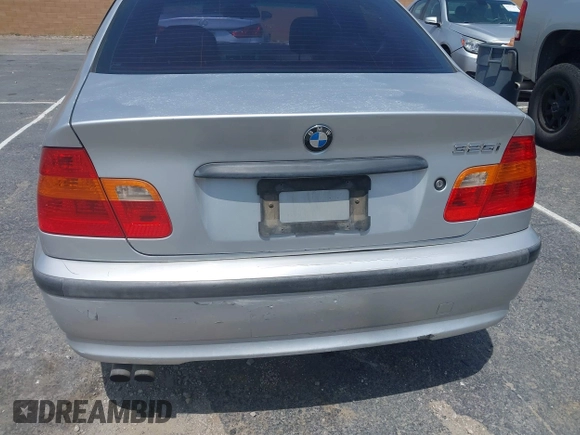 2002 BMW 3 Series 325i with VIN WBAET37452NG73105, listed as a IAAI auction lot 42105774 with 202,852 mi miles. Bid and sale history available at carsss.com. Image 12.