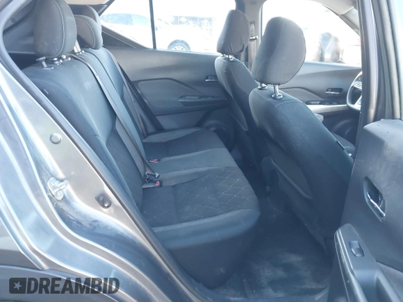 2019 Nissan Kicks S with VIN 3N1CP5CU0KL565247, listed as a IAAI auction lot 41627267 with 92,049 mi miles. Bid and sale history available at carsss.com. Image 8.