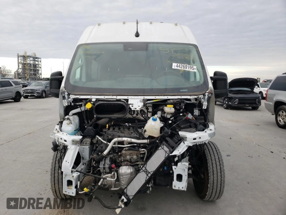 2023 Ram ProMaster Cargo with VIN 3C6MRVJG9PE539774, listed as a Copart auction lot 44269195 with 8,650 mi miles and Salvage Title. Bid and sale history available at DreamBid. Image 5.