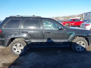 2007 Jeep Grand Cherokee Limited with VIN 1J8HR58N57C618812, listed as a IAAI auction lot 41435127 with 111,118 mi miles. Bid and sale history available at carsss.com. Image 13.