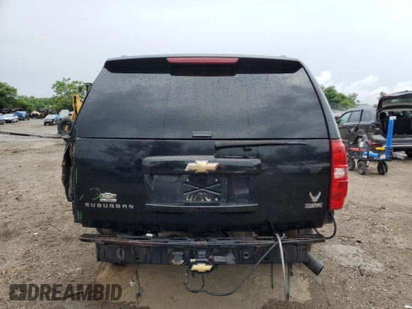 2008 Chevrolet Suburban LTZ with VIN 1GNFK16308J107400, listed as a Copart auction lot 61567295 with 272,454 mi miles and Salvage title. Bid and sale history available at DreamBid. Image 6.