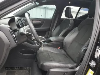 2021 Volvo XC40 R-Design with VIN YV4162UM0M2424488, listed as a Copart auction lot 51258465 with 39,270 mi miles and Salvage Title. Bid and sale history available at carsss.com. Image 7.