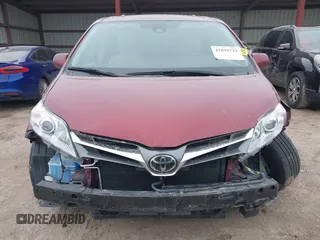 2018 Toyota Sienna XLE Auto Access Seat with VIN 5TDYZ3DC0JS946323, listed as a IAAI auction lot 41835724 with 78,959 mi miles. Bid and sale history available at carsss.com. Image 13.