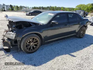 2018 Chrysler 300 Touring z VIN 2C3CCAAG8JH279057, wystawiony jako Copart lot #52998985 z przebiegiem 133 867 mil mil oraz Szkoda całkowita • Salvage title. Historia ofert i sprzedaży dostępna na DreamBid. Obrazek 1.