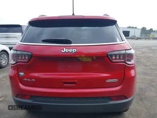 2018 Jeep Compass Latitude with VIN 3C4NJDBB9JT160925, listed as a IAAI auction lot 42301928 with 327,387 mi miles and . Bid and sale history available at DreamBid. Image 16.