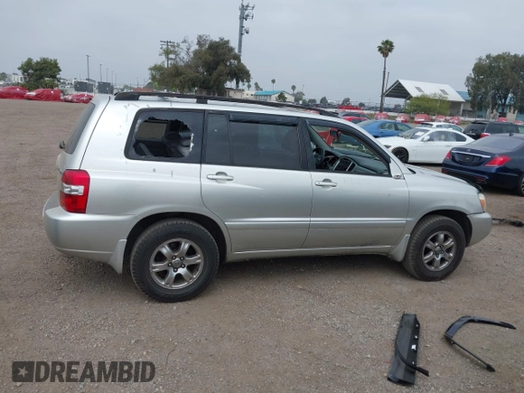 2005 Toyota Highlander z VIN JTEEP21A050123515, wystawiony jako IAAI lot #42262337 z przebiegiem 215 443 mil mil oraz . Historia ofert i sprzedaży dostępna na DreamBid. Obrazek 14.