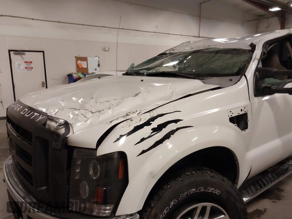 2008 Ford Super Duty F-250 SRW XL with VIN 1FTSX21R18EE30647, listed as a IAAI auction lot 41588298 with 228,680 mi miles. Bid and sale history available at carsss.com. Image 6.