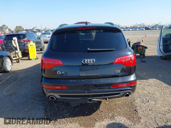 2015 Audi Q7 3.0L TDI Prestige with VIN WA1WMAFE2FD022262, listed as a IAAI auction lot 41969144 with 271,507 mi miles. Bid and sale history available at carsss.com. Image 16.