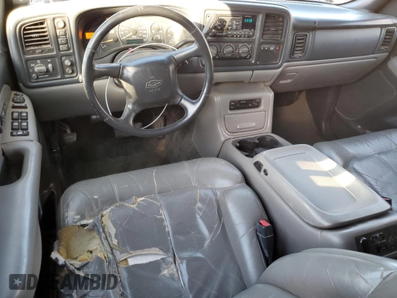 2002 Chevrolet Tahoe Z71 with VIN 1GNEK13Z62R310238, listed as a Copart auction lot 43973145 with 218,657 mi miles and Salvage Title. Bid and sale history available at carsss.com. Image 8.