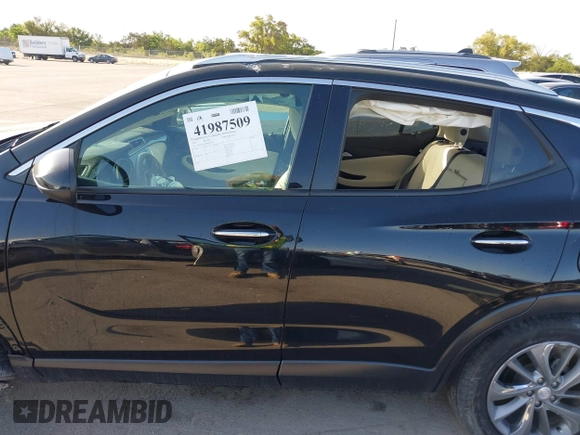 2023 Buick Encore GX Essence z VIN KL4MMFSL8PB097246, wystawiony jako IAAI lot #41987509 z przebiegiem 13 432 mil mil oraz . Historia ofert i sprzedaży dostępna na DreamBid. Obrazek 14.