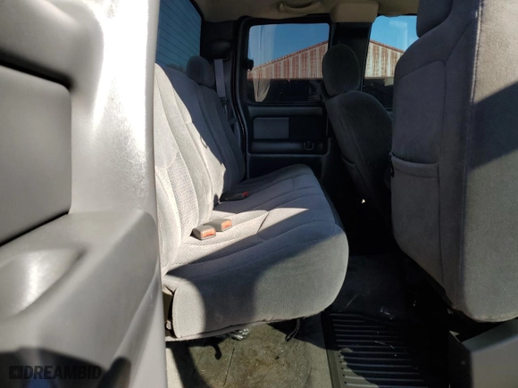 2004 Chevrolet Silverado 1500 LS with VIN 1GCEK19V34E353992, listed as a Copart auction lot 46092805 with 204,240 mi miles and Salvage Title. Bid and sale history available at carsss.com. Image 10.