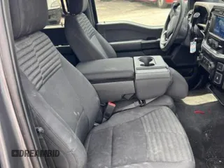 2023 Ford F-150 XL z VIN 1FTEW1CP3PKE71240, wystawiony jako Copart lot #62173635 z przebiegiem 22 368 mil mil oraz Czysty tytuł • Clean title. Historia ofert i sprzedaży dostępna na DreamBid. Obrazek 5.