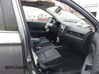 2018 Mitsubishi Outlander SE z VIN JA4AD3A35JZ064058, wystawiony jako IAAI lot #42311265 z przebiegiem 79 291 mil mil oraz . Historia ofert i sprzedaży dostępna na DreamBid. Obrazek 5.