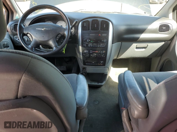 2005 Chrysler Town & Country Touring with VIN 2C4GP54L85R522867, listed as a Copart auction lot 50930125 with 201,641 mi miles and Salvage Title. Bid and sale history available at DreamBid. Image 8.