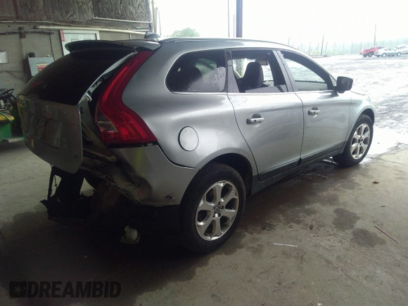 2013 Volvo XC60 3.2L z VIN YV4940DZ9D2375591, wystawiony jako IAAI lot #33101951 z przebiegiem 70 918 mil mil oraz . Historia ofert i sprzedaży dostępna na DreamBid. Obrazek 4.