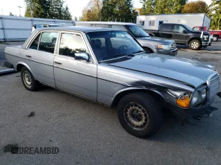 1984 Mercedes-Benz 300 with VIN WDBAB33A3EA035071, listed as a Copart auction lot 77359544 with 252,393 mi miles and Salvage Title. Bid and sale history available at carsss.com. Image 4.