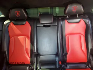 2019 Lamborghini Urus z VIN ZPBUA1ZL6KLA01875, wystawiony jako Copart lot #73309444 z przebiegiem 67 830 mil mil oraz Nie do naprawy. Historia ofert i sprzedaży dostępna na DreamBid. Obrazek 10.
