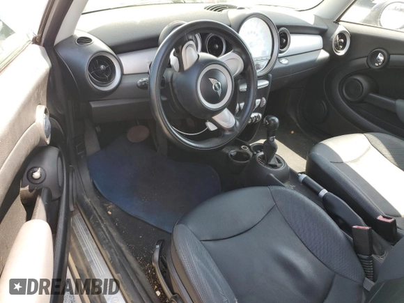 2008 MINI Hardtop with VIN WMWMF33528TT60211, listed as a Copart auction lot 55355705 with 112,027 mi miles and Clean Title. Bid and sale history available at DreamBid. Image 8.