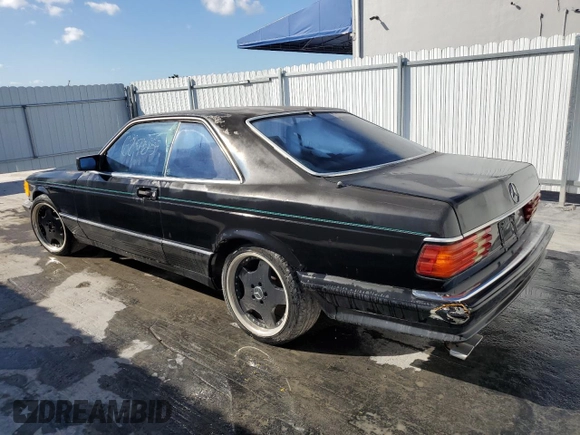 1982 Mercedes-Benz 380 380SEC z VIN WDBCA43A1CB001087, wystawiony jako Copart lot #45136875 z przebiegiem 62 765 mil mil oraz Czysty tytuł • Clean title. Historia ofert i sprzedaży dostępna na DreamBid. Obrazek 2.