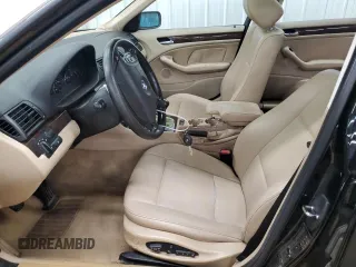 2004 BMW 3 Series 325i z VIN WBAEV33444KL61908, wystawiony jako Copart lot #55217205 z przebiegiem Nie podano mil oraz Szkoda całkowita • Salvage title. Historia ofert i sprzedaży dostępna na DreamBid. Obrazek 7.