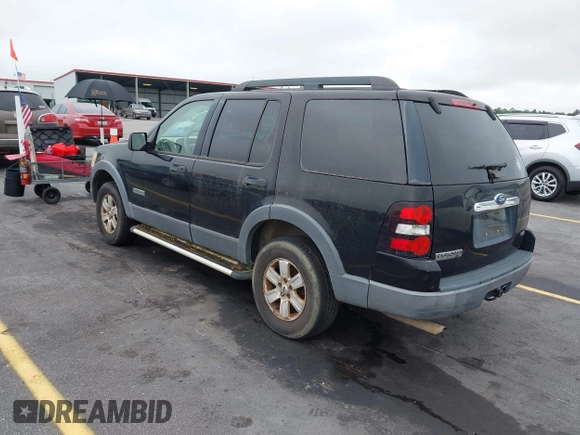 2006 Ford Explorer XLT z VIN 1FMEU73E56UB30587, wystawiony jako IAAI lot #42337673 z przebiegiem 270 322 mil mil oraz . Historia ofert i sprzedaży dostępna na DreamBid. Obrazek 3.