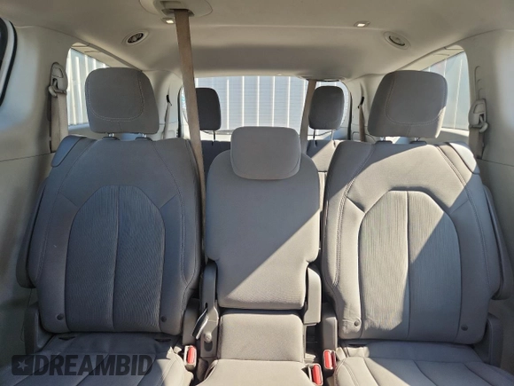 2018 Chrysler Pacifica Touring with VIN 2C4RC1DG0JR168076, listed as a Copart auction lot 62924895 with 125,767 mi miles and Clean title. Bid and sale history available at DreamBid. Image 10.