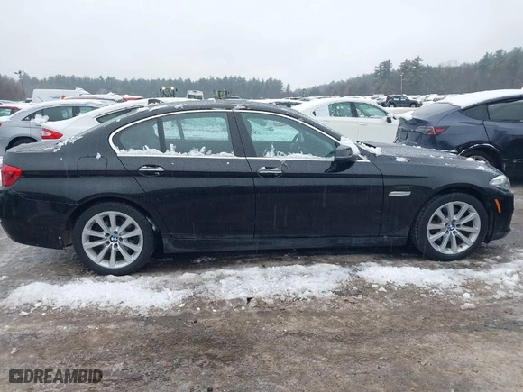 2016 BMW 5 Series 535i xDrive with VIN WBA5B3C55GG259302, listed as a IAAI auction lot 41663082 with 30,006 mi miles. Bid and sale history available at carsss.com. Image 13.
