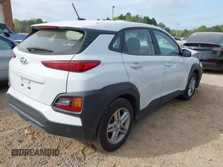 2020 Hyundai Kona SE with VIN KM8K12AA0LU433240, listed as a IAAI auction lot 41944156 with 31,375 mi miles. Bid and sale history available at carsss.com. Image 4.