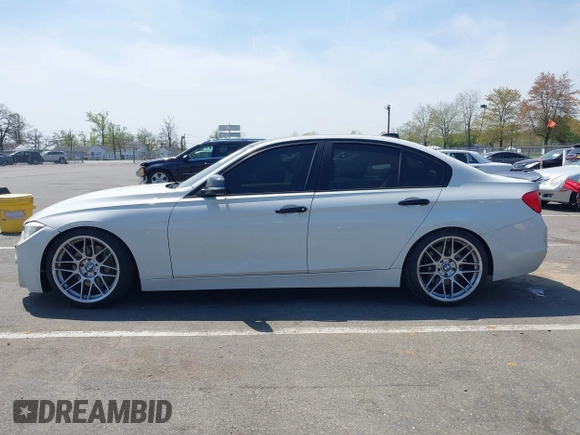 2012 BMW 3 Series 335i z VIN WBA3A9G54CNN67686, wystawiony jako IAAI lot #42106853 z przebiegiem 141 368 mil mil oraz . Historia ofert i sprzedaży dostępna na DreamBid. Obrazek 14.