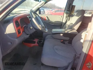 2000 Dodge Durango z VIN 1B4HR28Y1YF145875, wystawiony jako Copart lot #87317464 z przebiegiem Nie podano mil oraz Tytuł czysty. Historia ofert i sprzedaży dostępna na DreamBid. Obrazek 7.