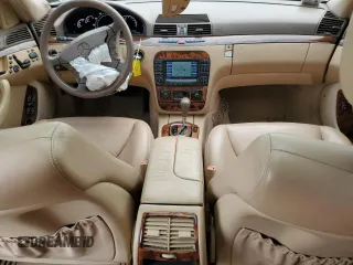 2005 Mercedes-Benz S 500 z VIN WDBNG84J15A459282, wystawiony jako Copart lot #58610135 z przebiegiem 139 775 mil mil oraz Szkoda całkowita • Salvage title. Historia ofert i sprzedaży dostępna na DreamBid. Obrazek 8.