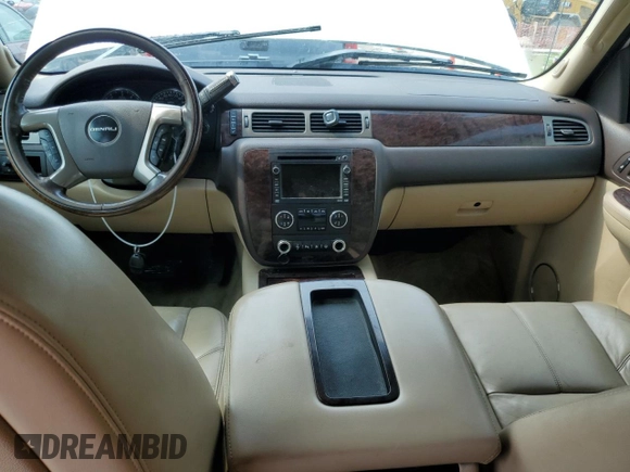 2008 GMC Sierra Denali z VIN 2GTEK638081191312, wystawiony jako Copart lot #63516914 z przebiegiem 261 810 mil mil oraz Szkody całkowita. Historia ofert i sprzedaży dostępna na DreamBid. Obrazek 8.