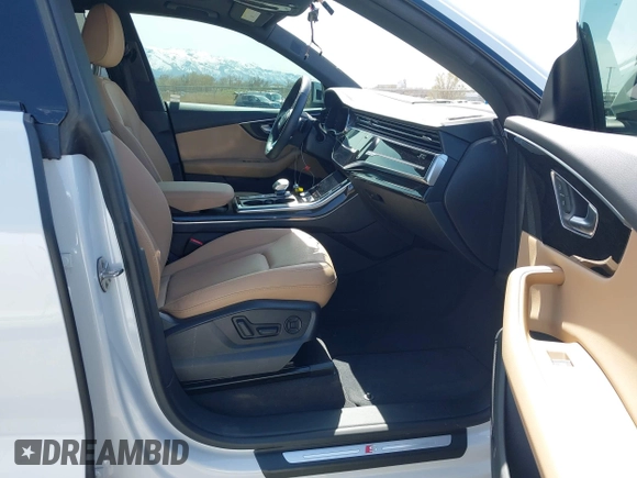 2021 Audi Q8 Prestige z VIN WA1FVAF18MD025027, wystawiony jako IAAI lot #41967700 z przebiegiem 32 992 mil mil oraz . Historia ofert i sprzedaży dostępna na DreamBid. Obrazek 5.