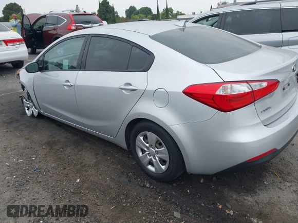 2016 Kia Forte LX z VIN KNAFK4A61G5463466, wystawiony jako IAAI lot #42385579 z przebiegiem 82 806 mil mil oraz . Historia ofert i sprzedaży dostępna na DreamBid. Obrazek 3.