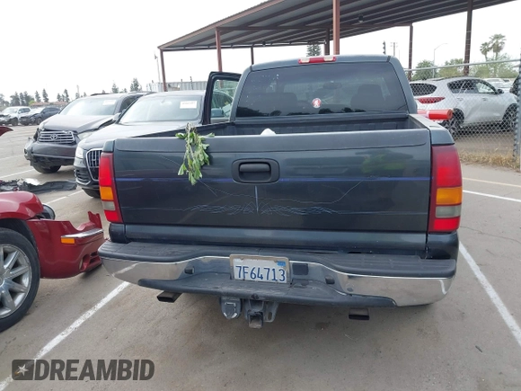 2003 GMC Sierra 1500 SLT with VIN 2GTEC19TX31404836, listed as a IAAI auction lot 42011067 with 233,458 mi miles and . Bid and sale history available at carsss.com. Image 17.