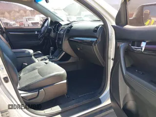 2011 Kia Sorento EX with VIN 5XYKUDA28BG104771, listed as a IAAI auction lot 41875456 with 137,340 mi miles. Bid and sale history available at carsss.com. Image 5.