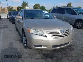 2008 Toyota Camry LE z VIN 4T4BE46K08R018725, wystawiony jako IAAI lot #42086114 z przebiegiem 106 456 mil mil oraz . Historia ofert i sprzedaży dostępna na DreamBid. Obrazek 1.