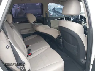 2019 Kia Sorento LX with VIN 5XYPG4A37KG524608, listed as a IAAI auction lot 41824210 with 103,228 mi miles. Bid and sale history available at carsss.com. Image 8.