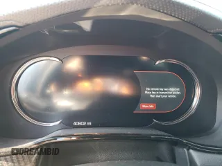 2018 Cadillac CTS-V z VIN 1G6A15S64J0157874, wystawiony jako Copart lot #70587854 z przebiegiem 40 802 mil mil oraz Szkody całkowita. Historia ofert i sprzedaży dostępna na DreamBid. Obrazek 9.